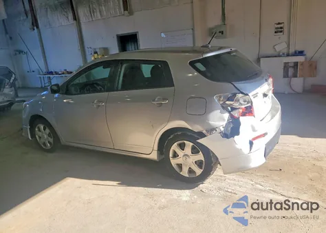 2009 Toyota Corolla Matrix S z USA, uszkodzony, nr VIN 2T1KE40EX9C012074